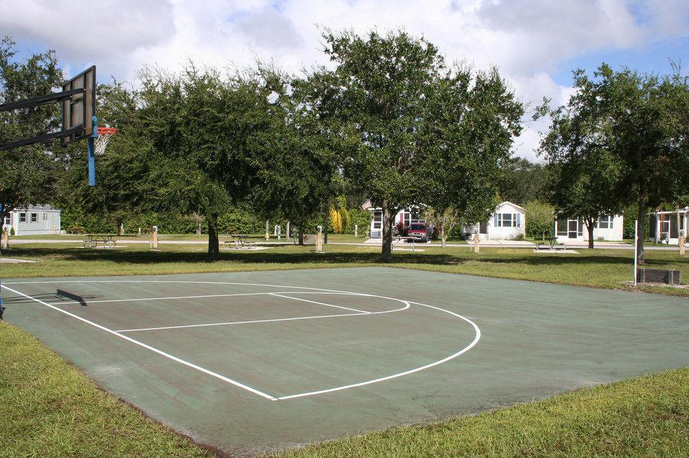 Harbor Lakes Rv Resort 포트샬롯 외부 사진